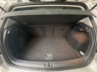 Volkswagen Golf 1.2 TSI/NAVI/PDC/ADAPTIVE CRUISE STOEL VERW/ENZ / 24