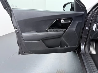 Kia Niro 1.6 GDi Hybrid DynamicPlusLine  - Stoel / Stuurwielverwarming - Climate Control - ACC - Trekhaak - Achteruitrijcamera - Fabrieksgarantie tot 02-2028 / 22
