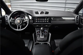 Porsche Cayenne Coupé 3.0 E-Hybrid Platinum Edition *Krijt* | Sportuitlaat | Panorama | ACC | Trekhaak | Ventilatie | Achterasbesturing | Bose | Head-Up | 22'' Wielen | / 5