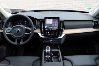 Volvo XC90 2.0 T8 Plug-in hybrid AWD Plus Bright  | Luchtvering | BLIS | Panoramadak | 360 Camera / 6