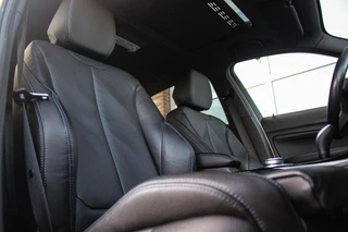 BMW 1-serie 120i Edition M Sport Shadow High Executive | 2e eigenaar | Driving Assistant | Schuif-/kanteldak | Camera | Harman Kardon | Keyless entry | LED | M sport remmen | PDC / 16