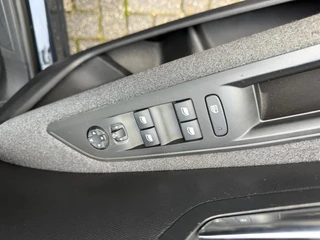 Peugeot 3008 1.2 PureTech Blue Lease Executive / 14