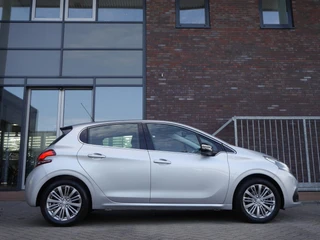Peugeot 208 1.2 PureTech Allure 110 PK | Automaat | Climate Control | Navigatie | Cruise Control | Licht Metalen Velgen | Apple carplay/Android auto | AUX | USB | Dealer onderhouden / 2