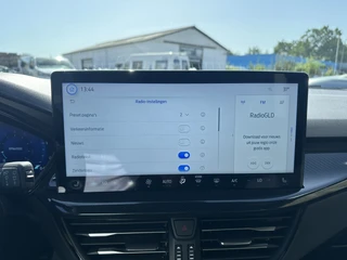 Ford Focus 1.0 EcoBoost Hybrid ST Line X  | Adapt. Cruise | Apple/Android | Stuur- en stoelverwarming | Keyless | PDC v+a incl. camera / 35
