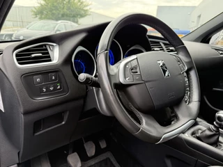 DS DS 4 BWJ 2017 1.2 131 PK Chic  | CLIMA | CRUISE | NAVI | CAMERA | APPLE CARP. | LEDER-ALCANTARA | PRIV. GLASS | MULTIFUNCT. STUUR / 5