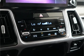 Kia Sorento 1.6 T-GDI 4WD 265 pk PHEV  | SOH 100% | 7 pers | Camera | Apple/Android | / 27