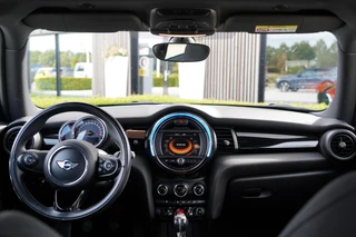 Mini Mini 1.5 Cooper Chili Serious Business | 1e eigenaar | Volledig onderhouden | Climate Control | LED | Cruise Control | Bluetooth | 18 inch | Navigatie | Comforttoegang | / 15