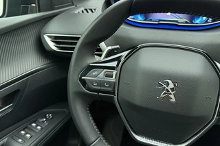 Peugeot 3008 1.6 HYbrid 180 Allure Pack Business | 19 inch | Automaat | Navigatie | Camera | Climate control | Parkeersensoren / 19