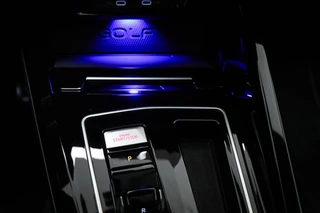 Volkswagen Golf 1.5 eHybrid GTE | LEDER | PANORAMADAK | HEAD UP | STOELVENTILATIE | STUURVERWARMING | TREKHAAK | 18" / 42