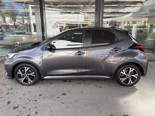 Toyota Yaris 1.5 Hybrid 115 First Edition Adaptive cruise ctrl / 5