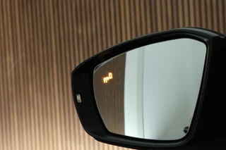 Volkswagen T-Roc 1.5 TSI 150pk DSG Sport Black Style Keyless Camera Virtual Cockpit Navigatie / 7