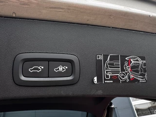 Volvo XC40 1.5 T5 Recharge R-Design NL-auto | Schuif- Kanteldak | H&K | Trekhaak | Stoelverwarming | Memory | Adaptive Cruise / 33