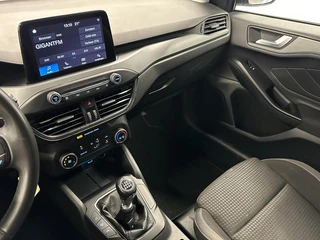 Ford Focus 1.0 EcoBoost Hybrid Connected CRUISE PDC / 28
