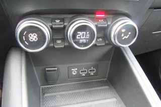 Renault Captur 1.6 E-Tech Plug-in Hybrid 160 Intens Schuifdak, Camera, Stoelverw. / 20