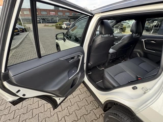 Toyota RAV4 2.5 HYBRID AWD BI-TONE PANO-DAK STOELVERW BLIND-SPOT 360° CAMERA PARK-SENSOREN APPLE/ANDROID EL-ACHTERKLEP / 18