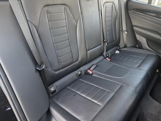 BMW X3 sDrive20i Launch Edition High Executive | Schuif-kanteldak | Climate Control | Parkeercamera / 9