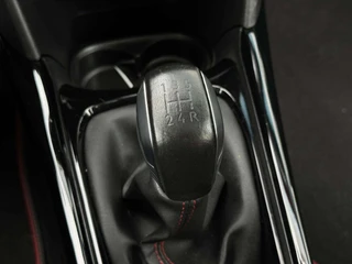 Peugeot 2008 1.2 PureTech GT-line / 26