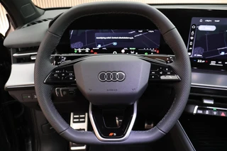 Audi Q3 1.5 272pk e-hybrid S edition Trekhaak Camera Keyless Panoramadak Stoelverwarming Virtual Cockpit Navigatie 2x S-Line / 21