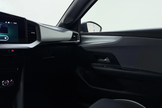 Opel Mokka Electric Business Edition 54 kWh | DEMO | 8 Jaar speciale garantie | Camera | Navigatie | Stoel en Stuurverwarming | Keyless | Zwart dak / 32