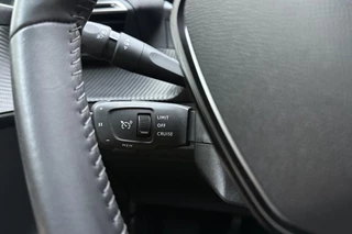 Peugeot 208 1.2T Allure Pack 100pk | Navigatie | Adaptive Cruise Control | Stoelverwarming | Climate Control | Achteruitrijcamera | LED koplampen | 3D Cockpit | 16'' Lichtmetalen velgen | Apple Carplay & Android Auto / 21
