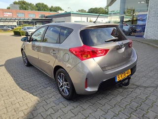 Toyota Auris 1.6 TREND TREKHAAK 1300KG TREKGEW 1E-EIG NL-AUTO DEALER ONDERHOUDEN STOELVERW 16'' LM-VELGEN CAMERA BLUETOOTH / 5