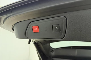 Peugeot 3008 1.2 Hybrid 136 Allure | DEMO | Elektr. achterklep | Navigatie | Achteruitrijcamera | Climate Control | Half lederen bekleding | Keyless Entry / 14