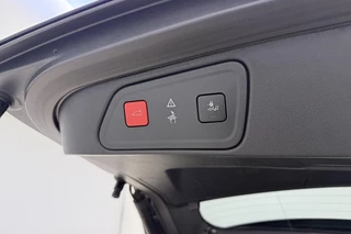 Peugeot 3008 1.2 PureTech GT Line | Panoramadak | Achteruitrijcamera | Elektrische achterklep | Parkeersensoren | Focal-audio systeem | Memory seats | Elektrisch verstelbare stoelen | Stuurbediening | Cruise control / 14