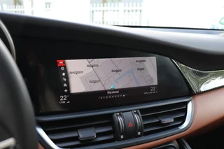 Alfa Romeo Giulia 2.0T SUPER AUT ORIG.NL/A.CarPlay/Ad.Cruise/Stuur&Stoelverw./18inch 114dkm! / 44