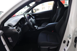 Toyota C-HR 1.8 Hybrid Dynamic|Automaat|Trekhaak|Stoelverwarming|Camera|Navi|ACC / 2