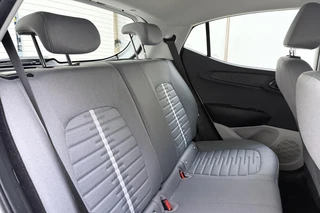 Hyundai i10 1.0 Premium | Camera | Parkeersensoren | Climate control | Weinig kilometers | Cruise control | DAB Radio / 15