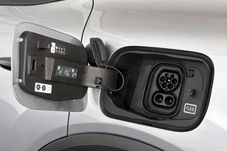 Citroen Ë-C4 X Feel 50 kWh Apple CarPlay Climate Control 18" / 28