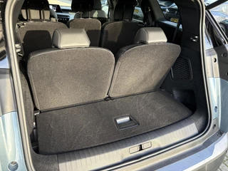 Peugeot 5008 1.2 Hybrid 145 GT 7p |Automaat | Elektr. achterklep | Stoel- & stuurverwarming | 7 Persoons | Adaptieve Cruise Control | Navigatie | Achteruitrijcamera / 17