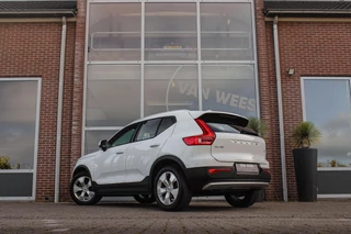 Volvo XC40 1.5 T3 Momentum Pro | 1e eigenaar | NL auto | Inc btw | Cruise control | Climate control | LED | Navigatie | Bluetooth | 18 inch | Trekhaak | Half leer | 163 pk / 5