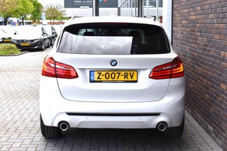 BMW 2-serie Active Tourer 220i HIGH EXE M-PAKKET LEDER NAVI / 18