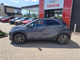 Toyota Aygo X Hybrid 115 GR Sport CABRIODAK NIEUW IN DE SHOWROOM DIRECT LEVERBAAR 18'' LM-VELGEN PDC STOELVERWARMING AD-CRUISE / 25
