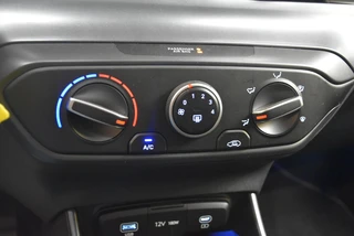HYUNDAI I20 1.0 T-GDI Comfort I Navi + Camera / 28
