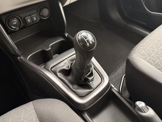 Suzuki Swift 1.2 Style Smart Hybrid Navigatie, Cruise Control Adaptief, Achteruitrijcamera, Stoelverwarming, Parkeersensoren / 16