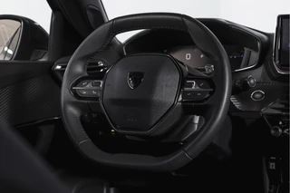 Peugeot 2008 1.2 PureTech 130 PK Allure - Automaat  | Dig. Cockpit | Adapt. Cruise | Stoelverw. | PDC | Camera | App. Connect | ECC | LM 17" | / 10