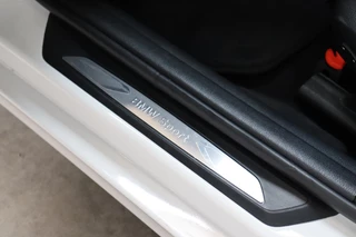 BMW 3 Serie Touring 316i High Executive Sport Line  / Navigatie Professional / Leder / Stoelverwarming / Climate Control / 18 Inch / Bluetooth / Xenon / Parkeersensoren / Cruise Control / 26