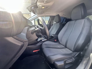 Peugeot 208 1.2 PureTech Allure Pack | Adaptive Cruise Control | Parkeercamera/-sensoren | Keyless Start | Apple Carplay/Android Auto | Climate Control | i-Cockpit | Navigatie | DAB | Full LED | Dealer Onderhouden | / 11