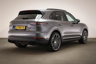 Porsche Cayenne 3.0 E-Hybrid Platinum Edition | LUCHTVERING | MASSAGE | STOELVENTILATIE | COMFORTSTOELEN | CAMERA | 22" / 2