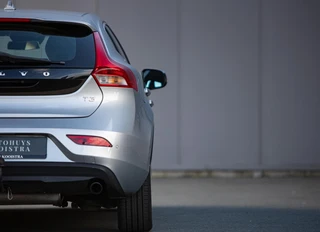 Volvo V40 1.6 T3 Summum 1e Eig|Ori .NL|Leder|Camera|Navi|Trekhaak / 19