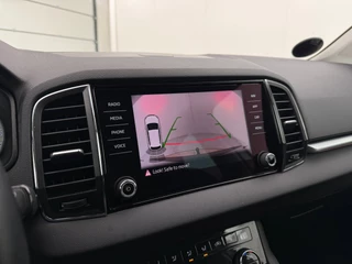 Skoda Karoq 1.5 TSI ACT Style | Adaptive cruise | Stoelverwarming | CarPlay | Camera | Parkeersensoren achter | Trekhaak / 28
