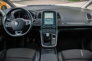 Renault Scénic 1.3 TCe Bose 140 PK | Rijklaar | Panoramadak | Trekhaak | Parkeersensoren | Camera | Dealer onderhouden | 1e eigenaar / 4