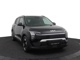 Kia EV3 Plus 81.4 kWh  - Prijs incl. €3.000,- inruilpremie - Stoel/Stuur Verwarming - Climate Control - Draadloze oplader - Navigatie - Fabrieksgarantie tot 06-2033 / 12