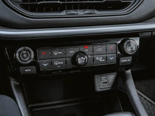 Jeep COMPASS 4xe 190 Plug-in Hybrid Electric Limited | PANO | WINTERPAKKET | HALF LEDER | ADAPTIVE / 25