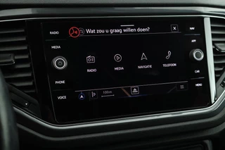 Volkswagen T-Roc 1.5 TSI 150pk DSG R-Line Sport Keyless Virtual Cockpit Navigatie / 24