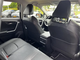 Toyota RAV4 2.5 Hybrid AWD ADVENTURE STOEL/STUURVERWARMING BLIND-SPOT AD-CRUISE 360-CAMERA APPLE/ANDROID / 9