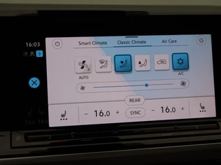 Volkswagen Multivan 1.4 eHybrid L2H1 Style 7-Persoons | Panorama dak | Stoelverwarming | Adaptive Cruise | Trekhaak | Camera | CarPlay | Climatronic | 17 Inch | 21.560 Km !! / 29