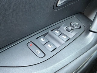 Peugeot e-2008 BWJ 2023 EV GT 136 PK 50 kWh  PANO DAK | KEYLESS | STOELVERW. | HALF LEDER | CAMERA | NAVI | CLIMA | CRUISE | LMV | PDC / 9